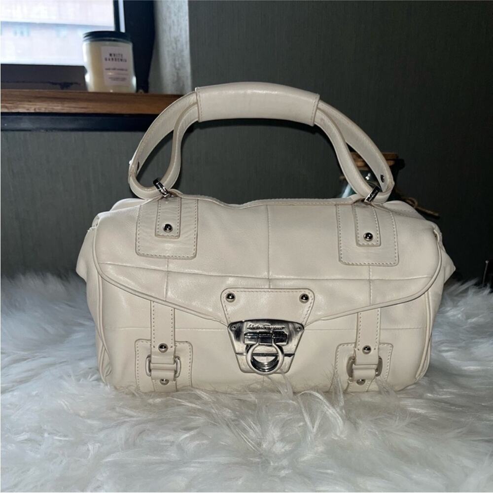 Salvatore Ferragamo cream leather handbag - Picture 8 of 13